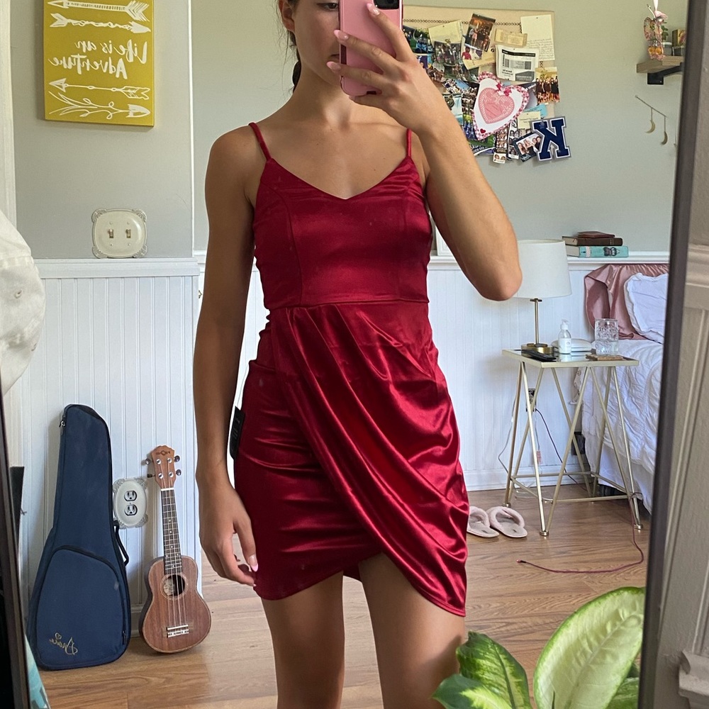 Lulus bodycon dress in Ruby NWT